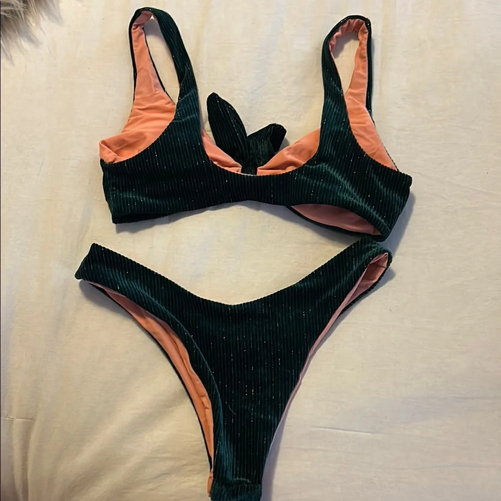 Frankies Bikinis dive into